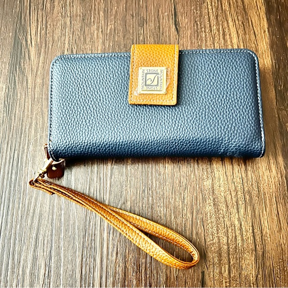 Stone Mountain Accessories Navy and Mustard Wallet - Picture 1 of 5